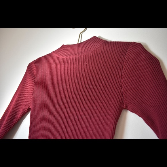 3/4 Sleeve Maroon Turtleneck Sweater Blouse - Picture 4 of 5